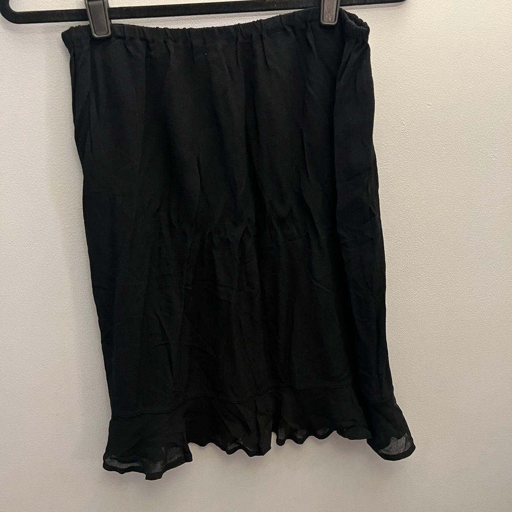 Flowy black mini skirt